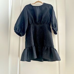 Black ruffle dress balloon sleeves LULU‘S size M